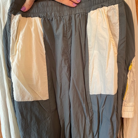 Fabletics windbreaker set - Picture 2 of 5